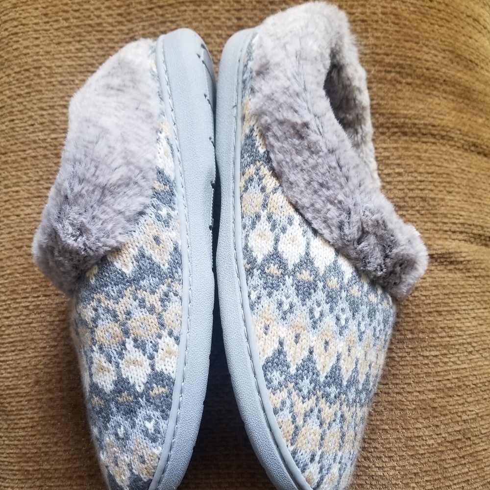Cozy Slippers - Picture 3 of 4